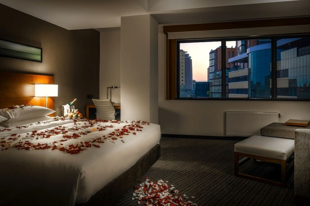 Фото Yerevan Place Hotel