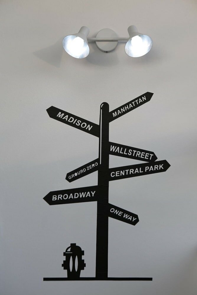 Фото Hotel New York Kamez