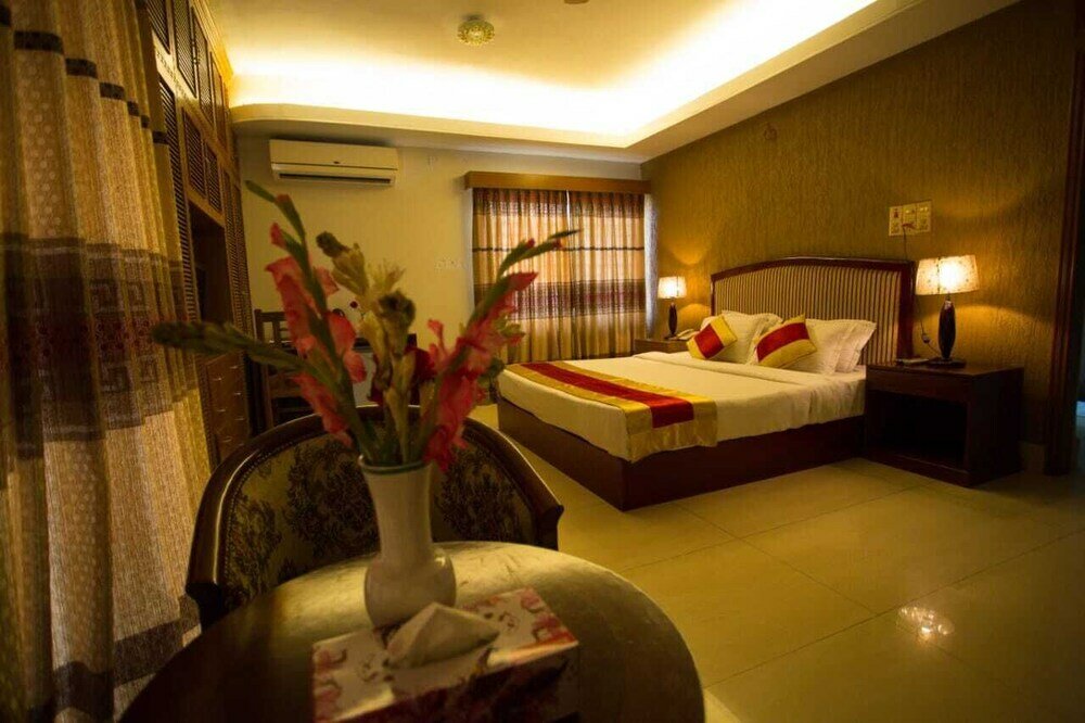 Фото Impiana Hotel Ltd