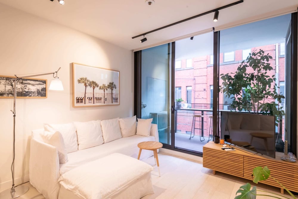 Фото Trendy 1 Bedroom Apartment in the Heart of Collingwood