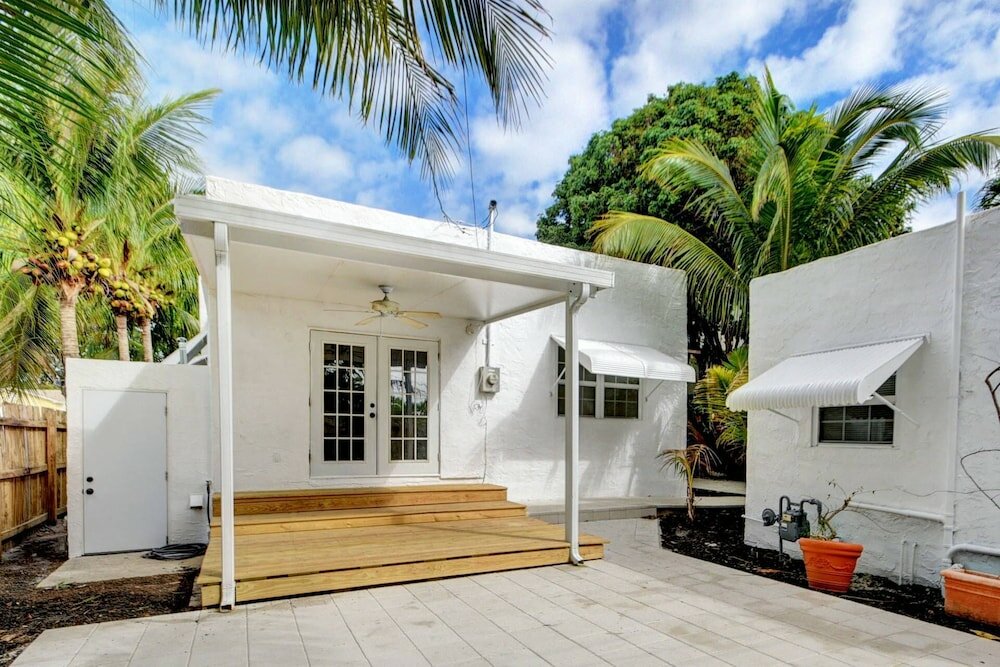 Фото Sunset Cottage West Palm Beach/close to Downtown Shops Pet Friendly