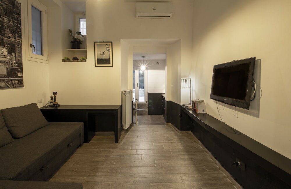 Фото Piazza Vittorio Emanuele Netflix Studio