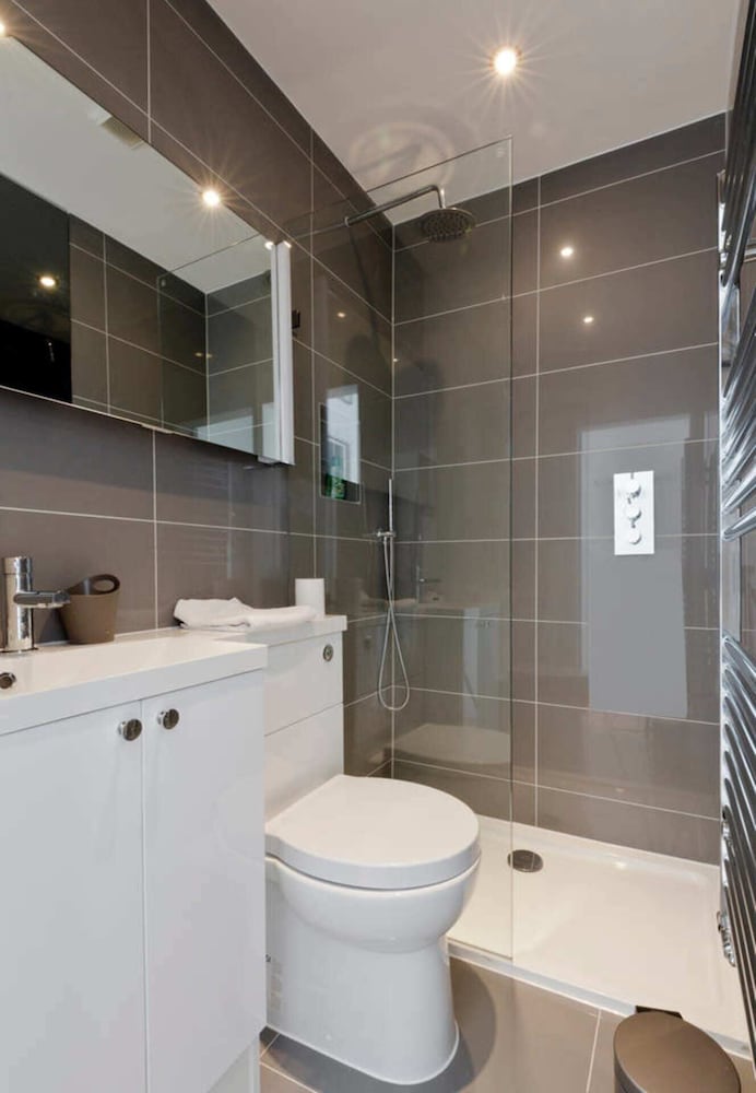 Фото Bright and Modern Bayswater Apartment