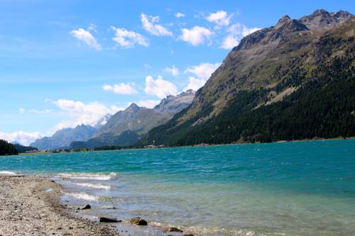 Фото Conrad's Mountain Lodge - Sport Equipment included
