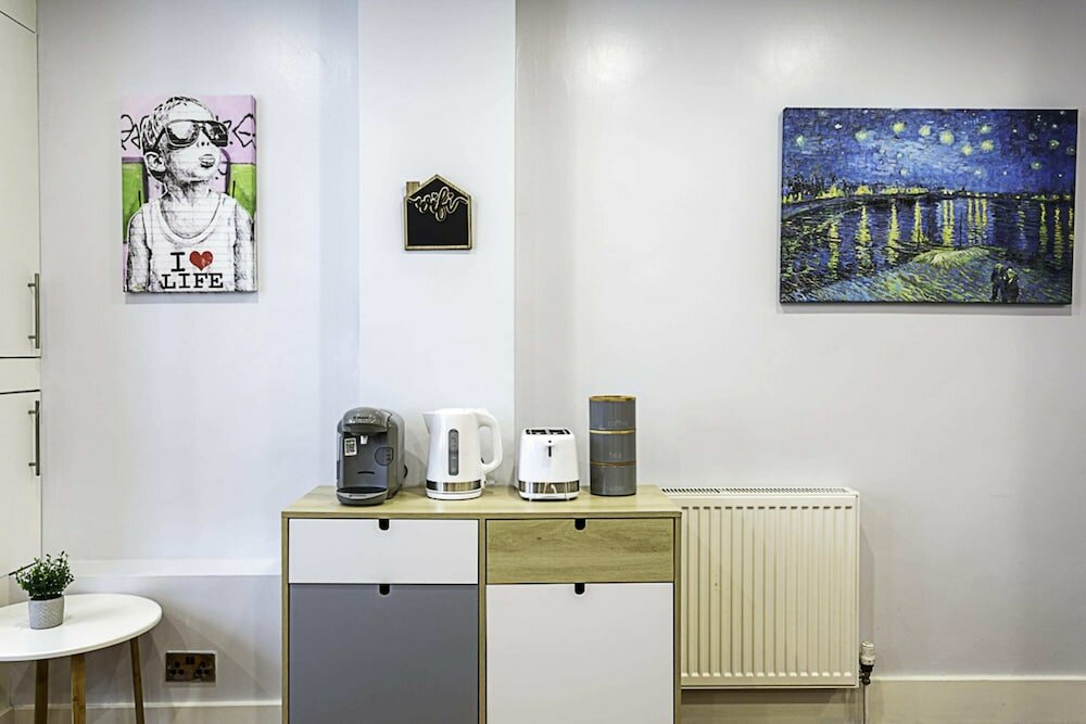 Фото Bright Clapham Apartment