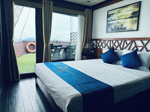 Гостиница Halong Marina Bay Cruise в Халонге