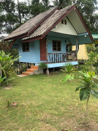Lee Red House