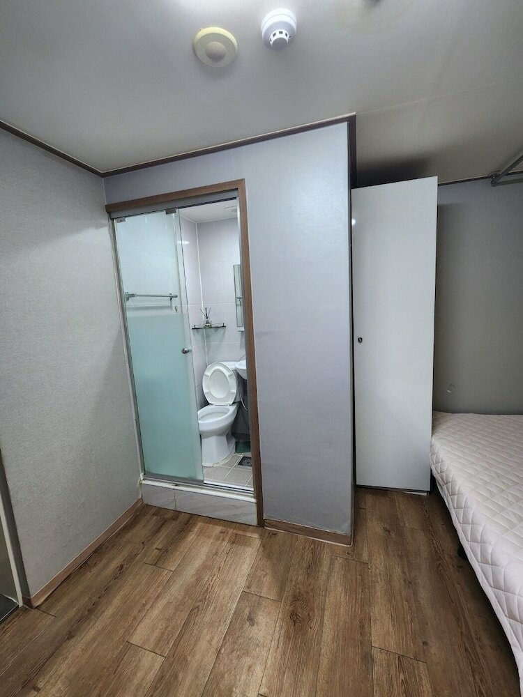 Фото Gangnam Best Dormitory