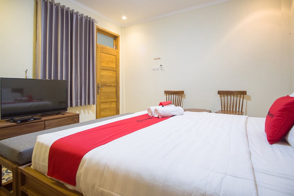Фото RedDoorz @ Letjend S. Parman Pacitan