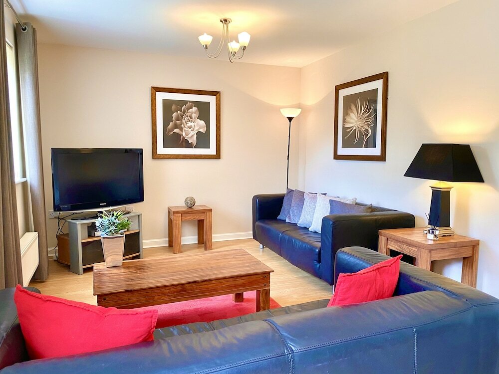 Фото Aylesbury Contractor & Staycation Home