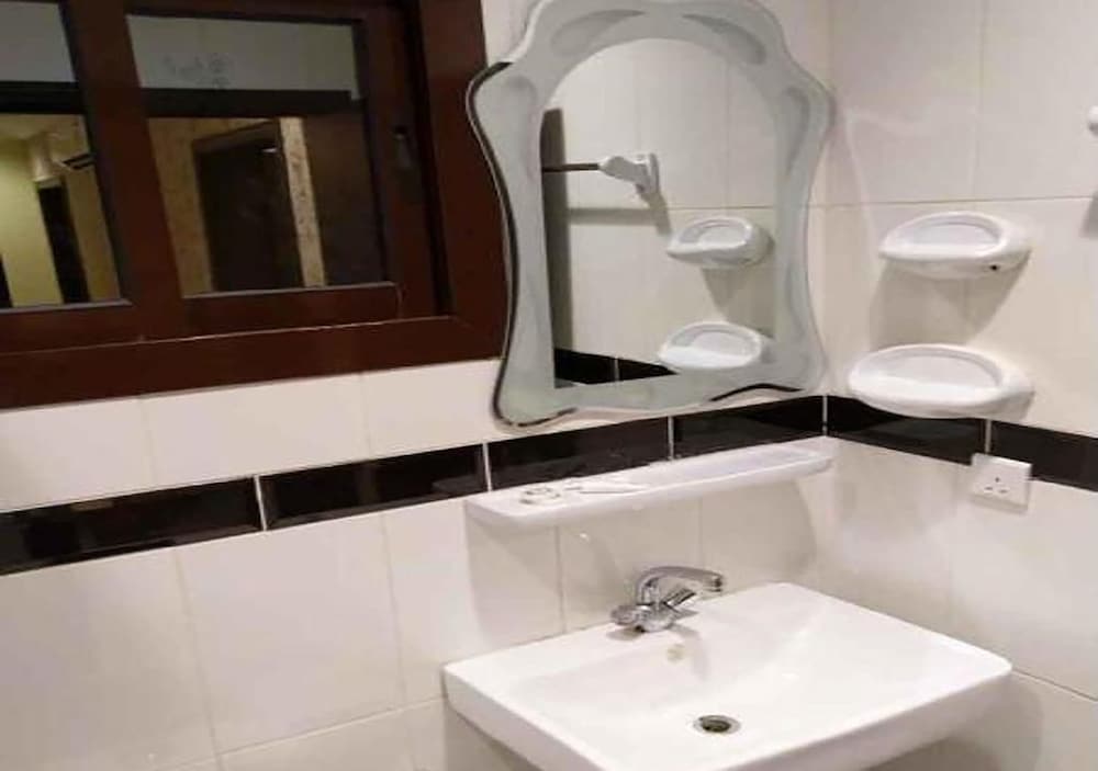 Фото El Ghobishi Hotel Suites