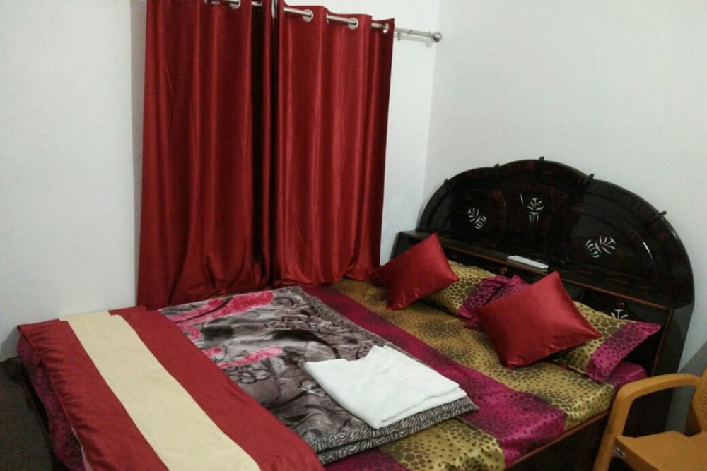 Фото Hotel Dev Dham