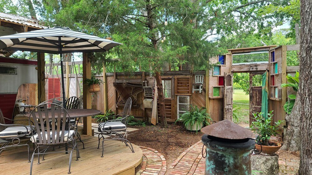 Фото Cedar Oaks Inn The Bath House