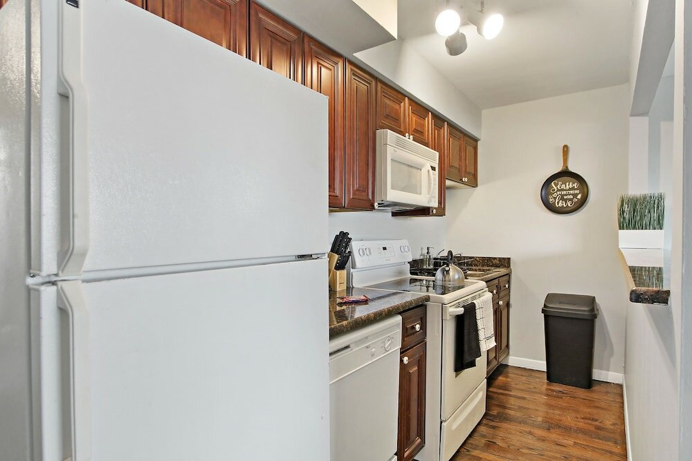 Фото Posh 1br Apartment in Arlington Heights