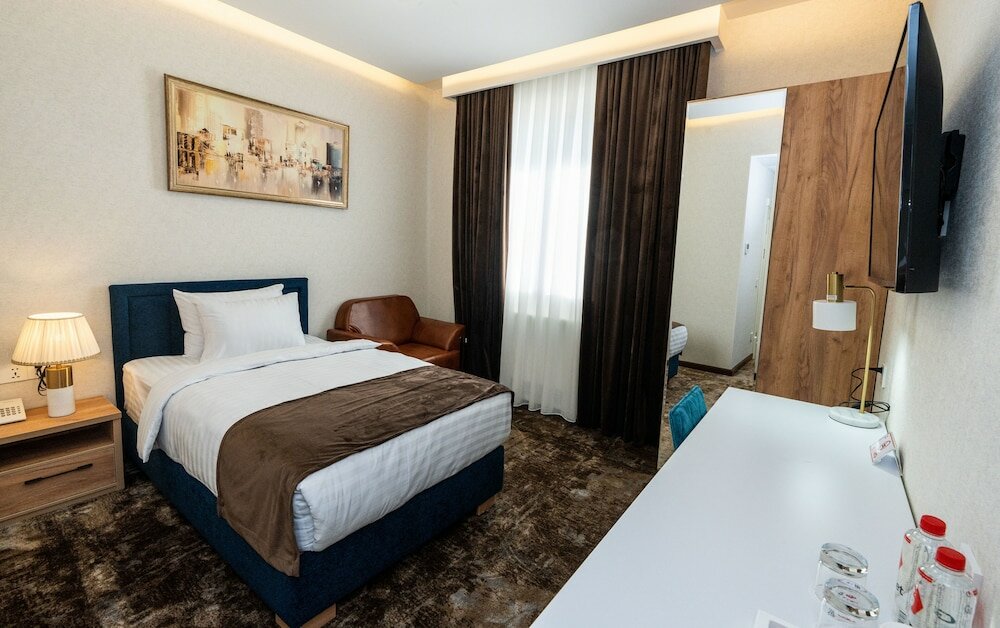 Фото Garnet Mir Hotel