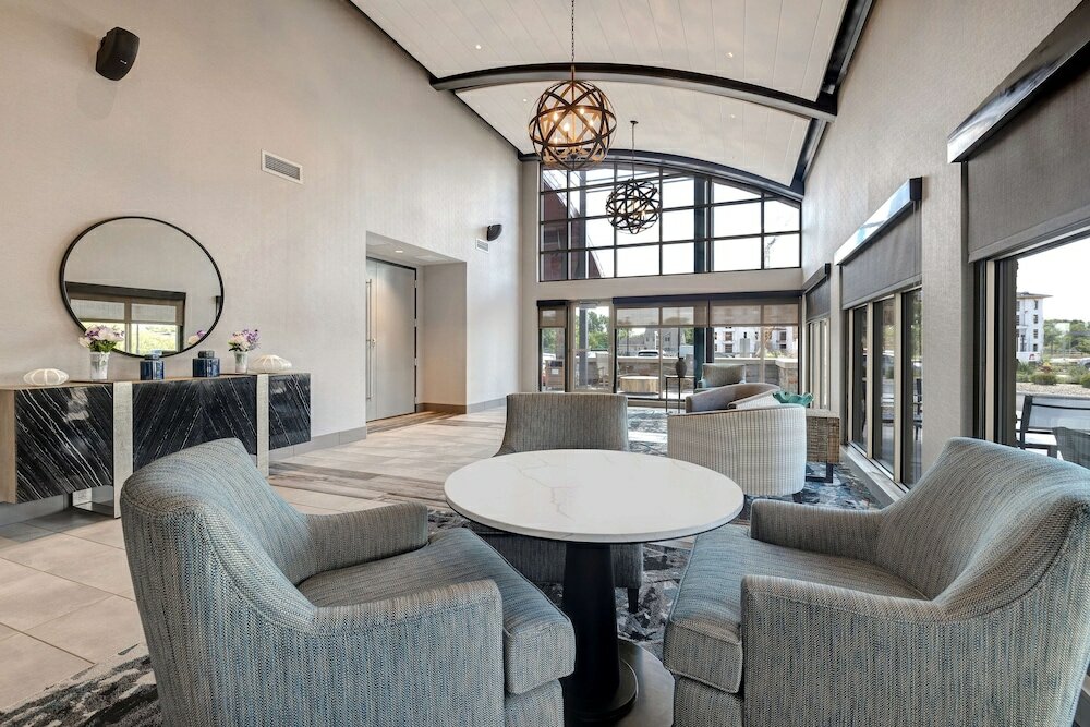 Фото Homewood Suites by Hilton Oak Creek Milwaukee