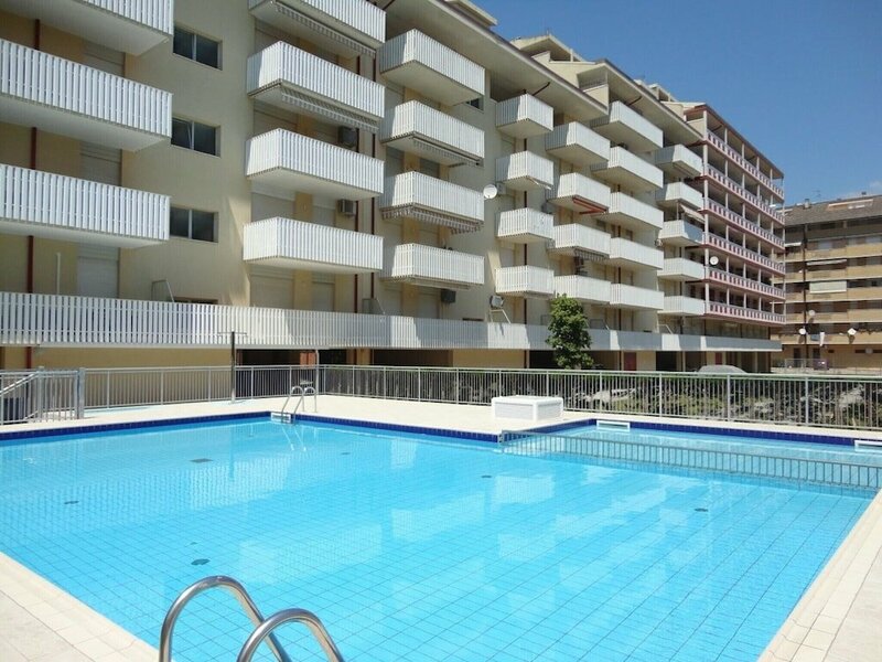 Апартаменты Modern Apartment for 6 Guests With Pool in a Great Location - by Beahost Rentals