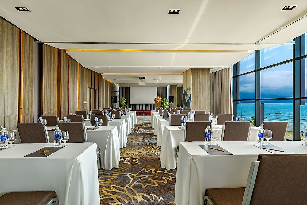 Фото Peninsula Hotel Danang