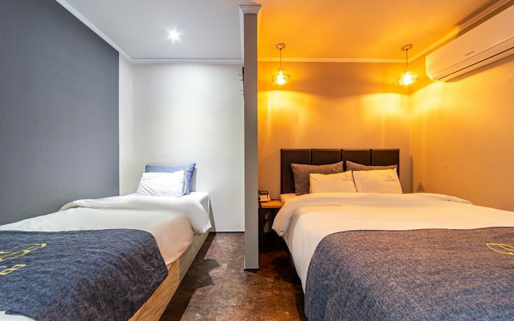 Фото Yeosu Hotel The B