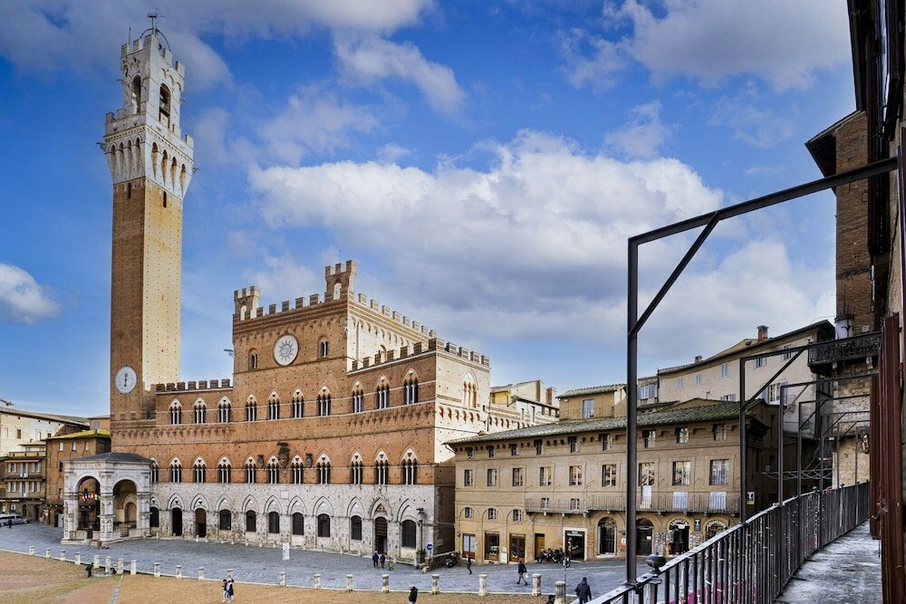 Фото The Balcony Suite -Piazza del Campo View
