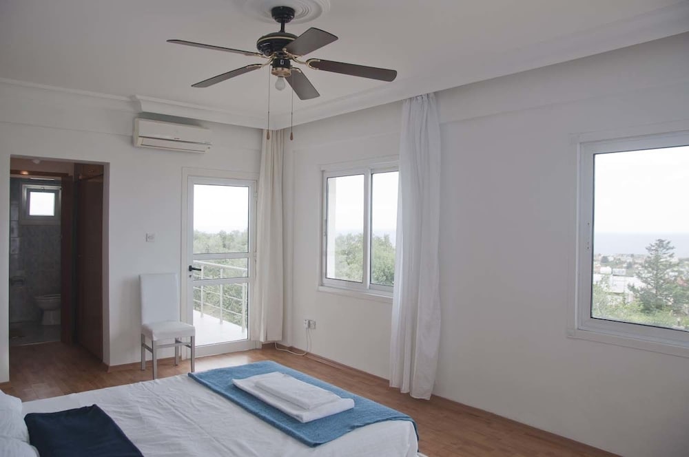 Фото Villa Olivia by Amy Villas