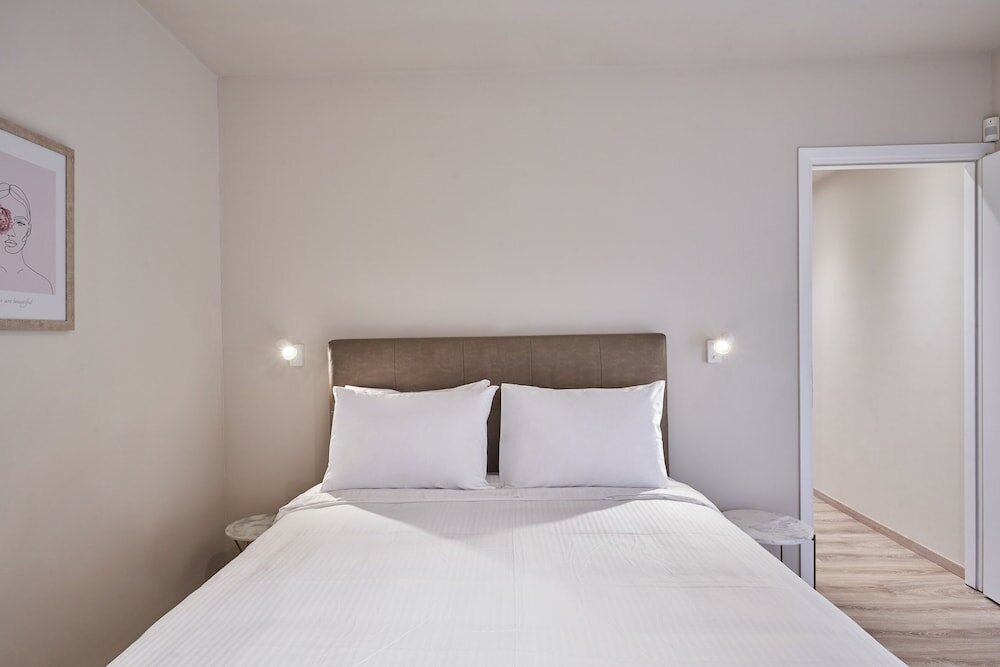 Фото Charitos II Chic n modern 2bd Apt