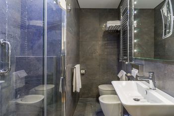 Фото Les Diamants Spanish Steps Suite