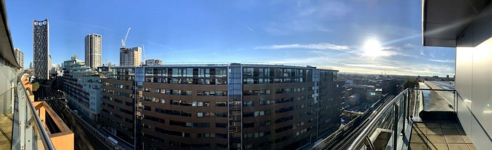 Фото Stylish 2 Bedroom Apartment