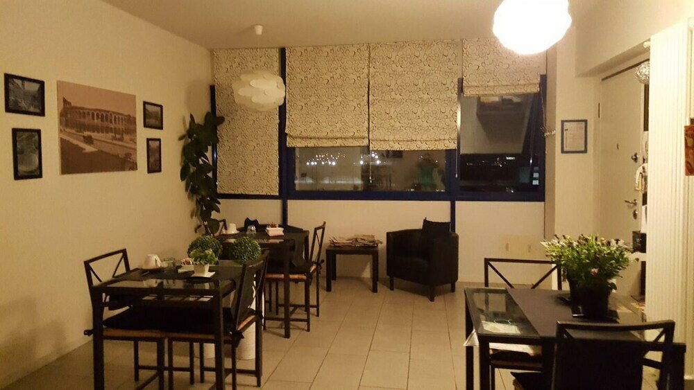 Фото Main Street Verona