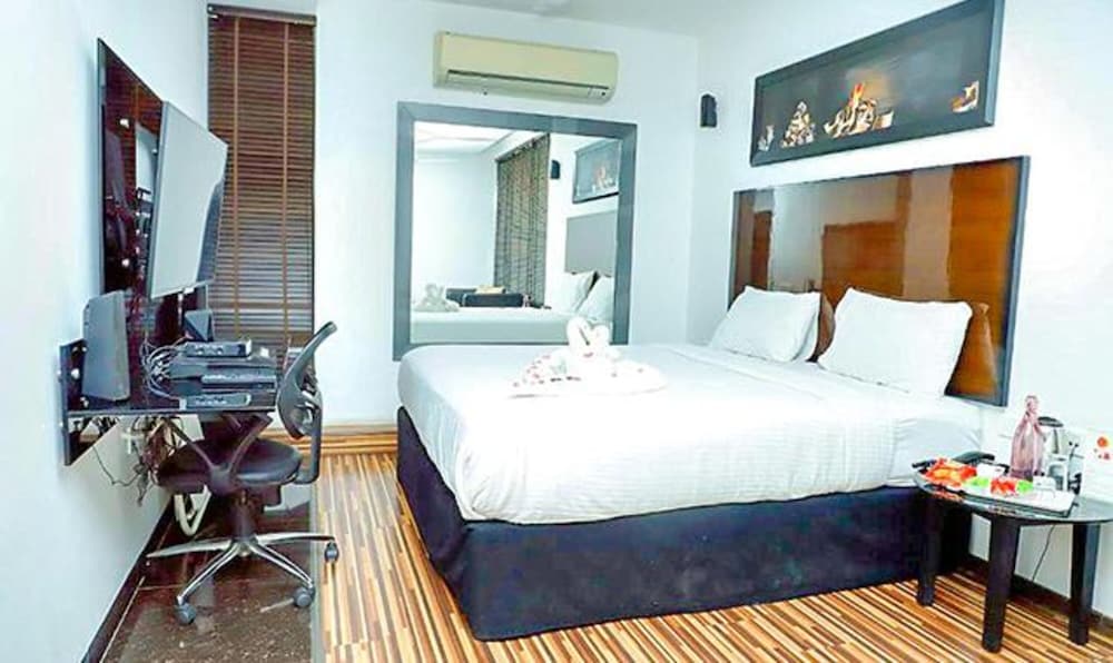 Фото Fabhotel Skyry II