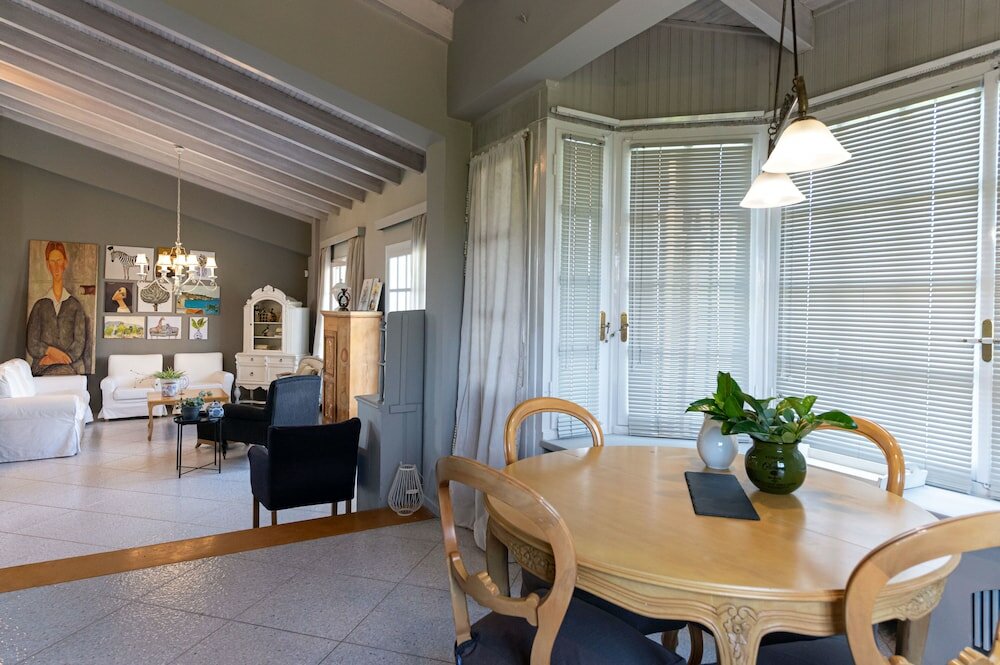 Фото Serene Seaside Bliss - Lush & Secluded Garden Oasis