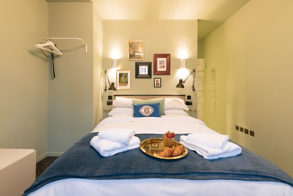 Фото The Warwick by Aura Collection