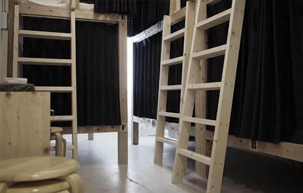 Фото New World Inn - Hostel