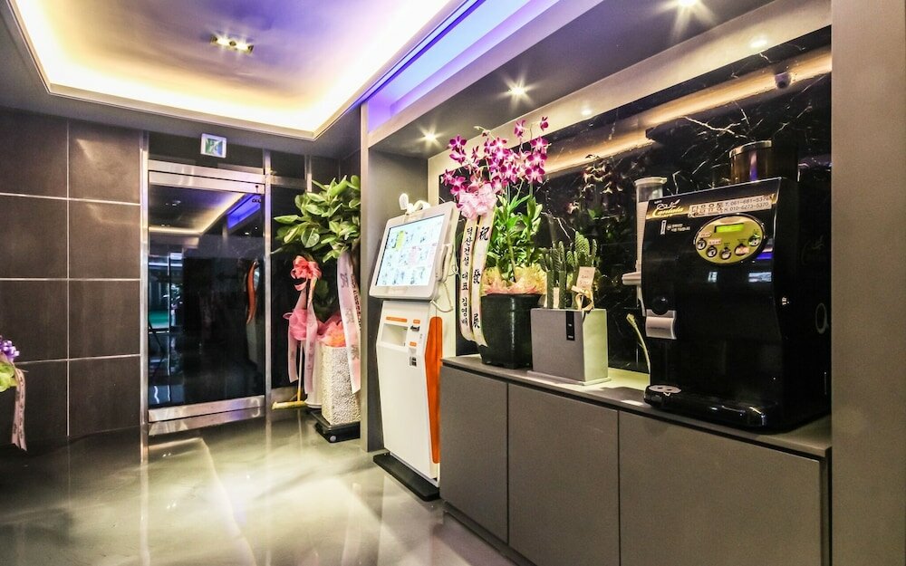 Фото Yeosu Luna Hotel