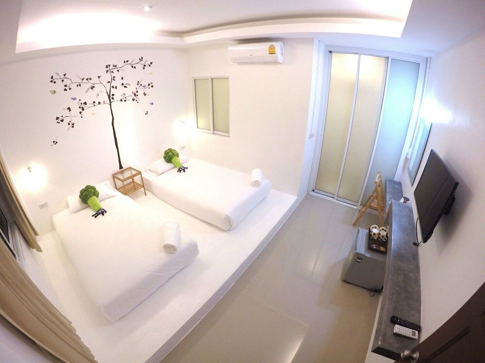 Фото At We Patong Guest House