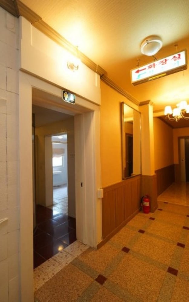 Фото Yeosu Expo Pension Hotel