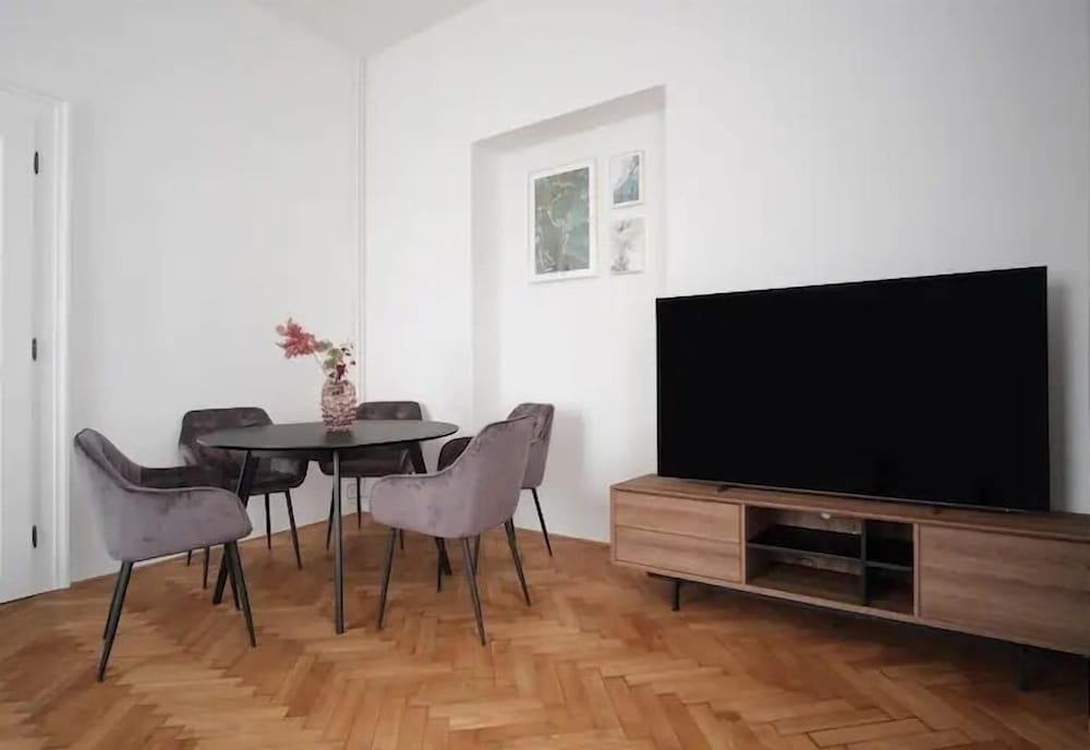 Фото Helen Homestay Karlín Prague