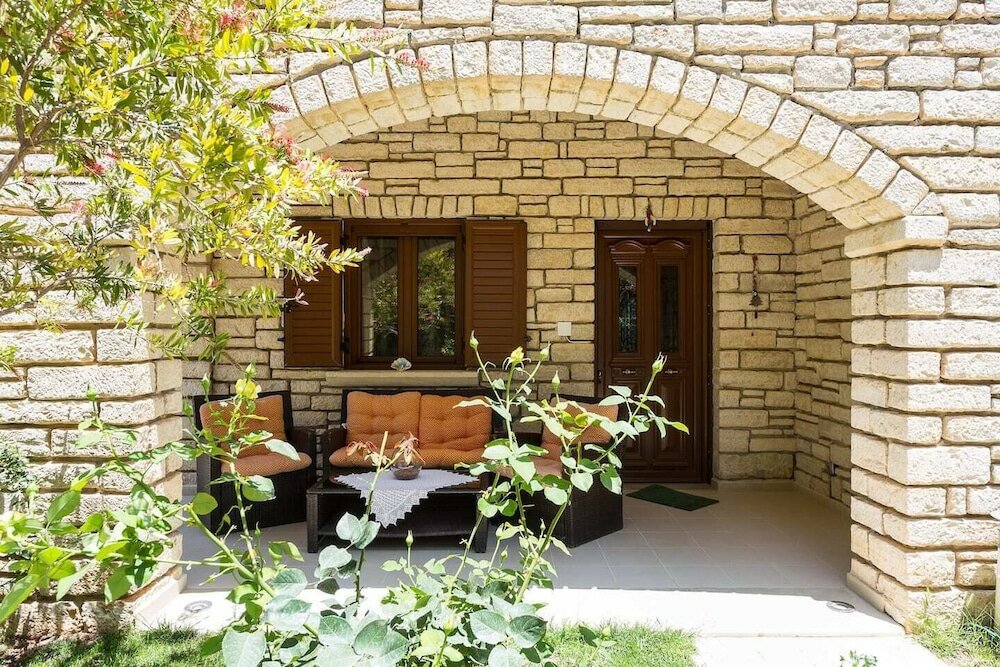 Фото Peacefull Stone-Built Villa