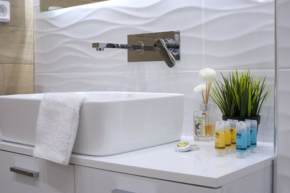 Фото B Koukaki A Modern Studio