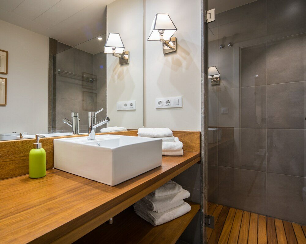 Фото Sercotel Sevilla Guadalquivir Suites