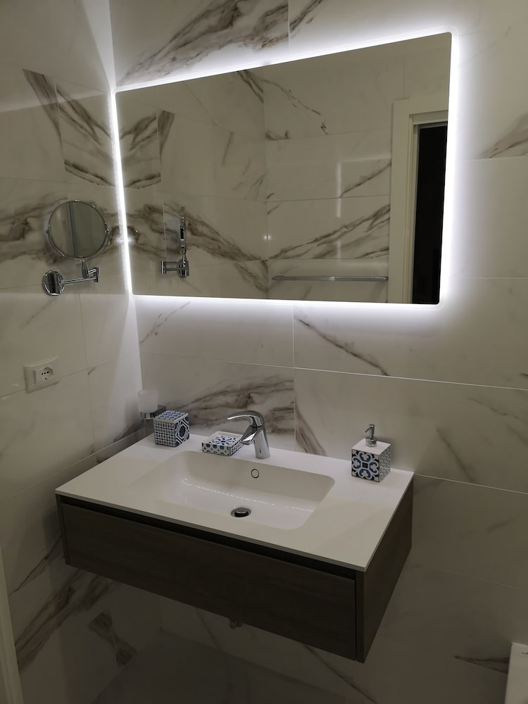 Фото St. Peter Area Luxury Suites