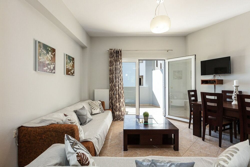 Фото Helena's Aparthotel