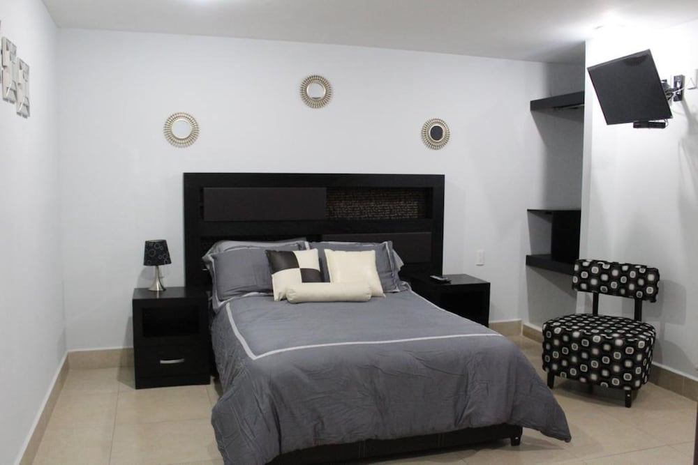 Фото Capital O Lowe Suites