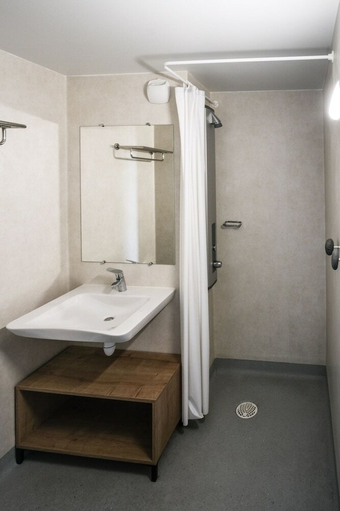 Фото Auberge de jeunesse Hi Clermont-Ferrand