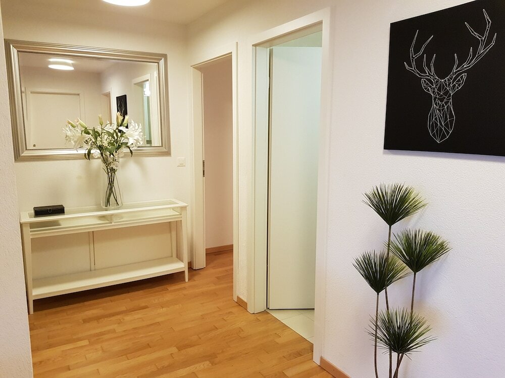 Фото Montreux Lake View Apartments City Centre