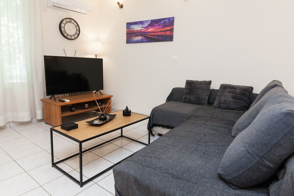 Фото Kallithea Charming New 1br Apartment