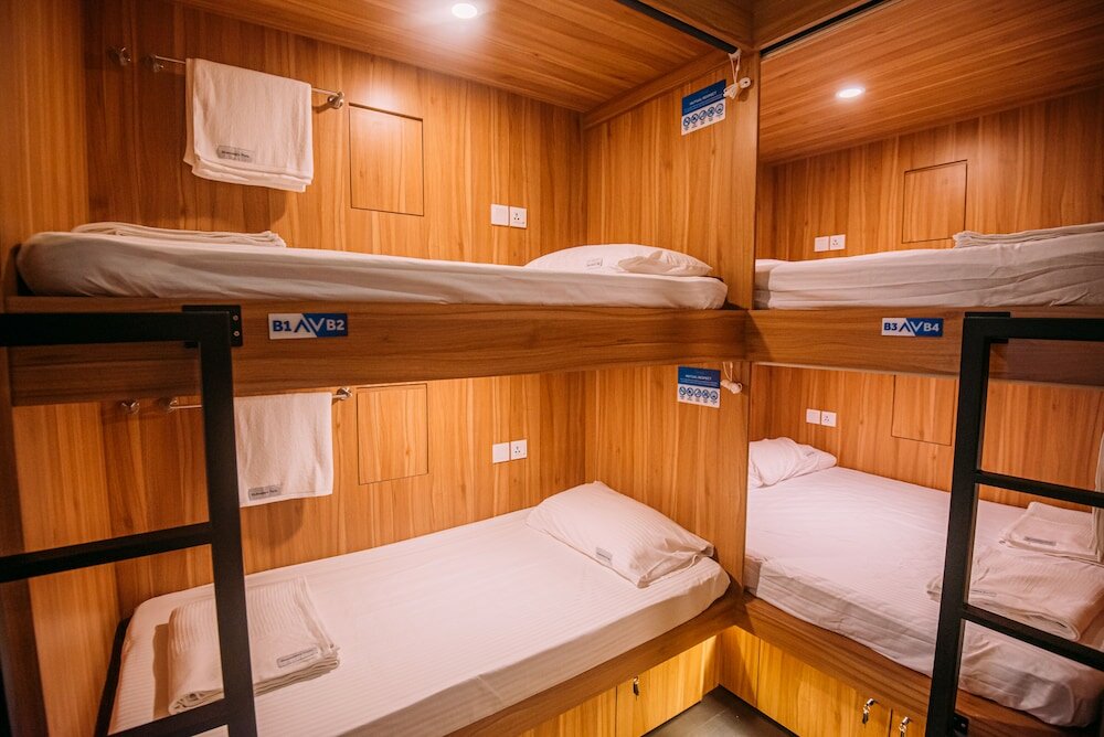 Фото Bluewaters Pods 38 Hongkong St - Hostel