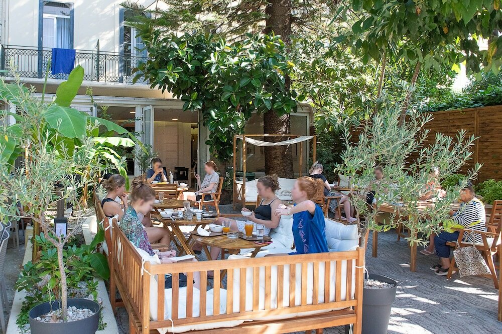 Фото Auberge de Jeunesse Hi Nice - Les Camélias