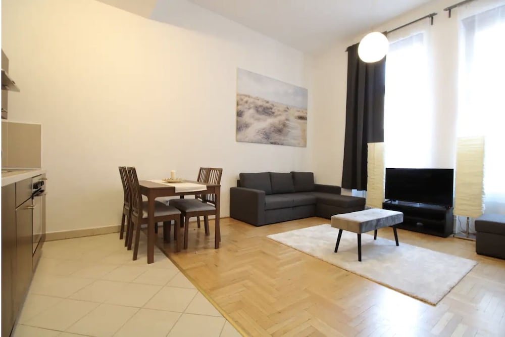 Фото Venus Apartments - Gozsdu Court II