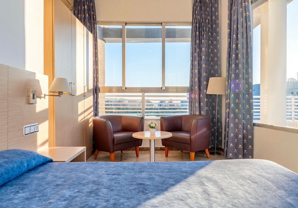 Фото Port Europa Hotel